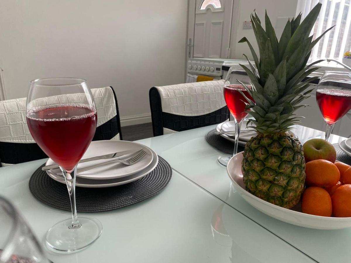 Cosy Cheerful 2 Bedrooms Near Piccadilly, Etihad Stadium Sleeps Up To 5 Manchester Ngoại thất bức ảnh
