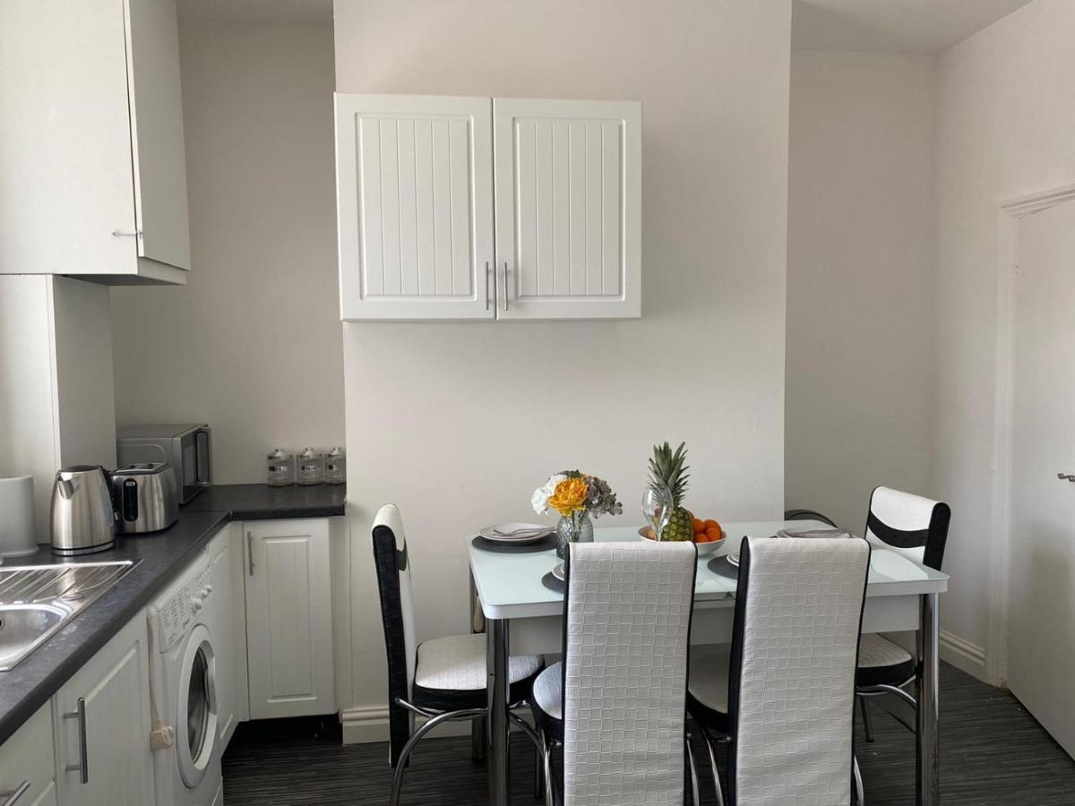 Cosy Cheerful 2 Bedrooms Near Piccadilly, Etihad Stadium Sleeps Up To 5 Manchester Ngoại thất bức ảnh