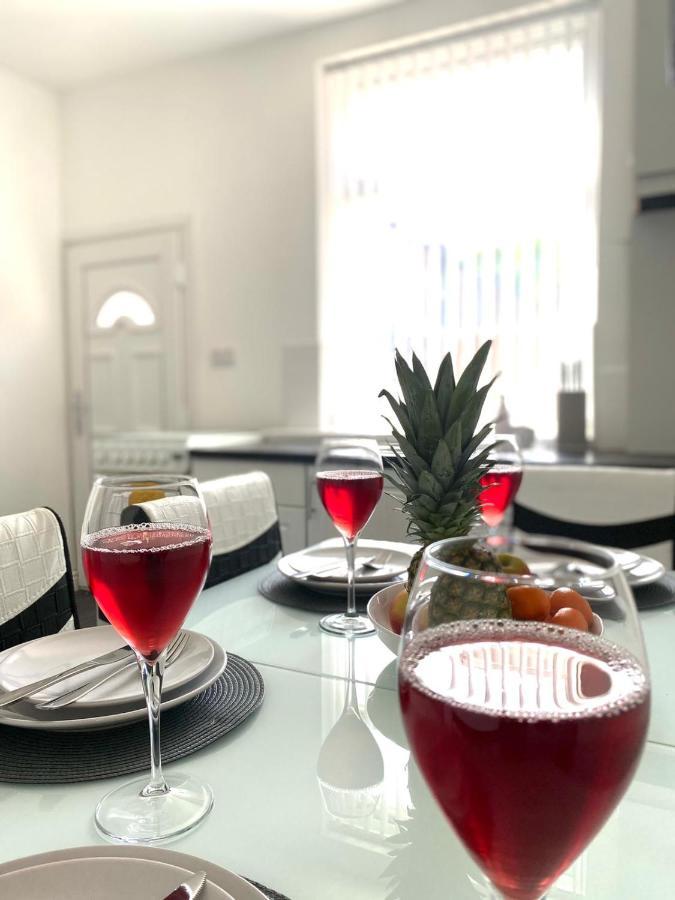 Cosy Cheerful 2 Bedrooms Near Piccadilly, Etihad Stadium Sleeps Up To 5 Manchester Ngoại thất bức ảnh